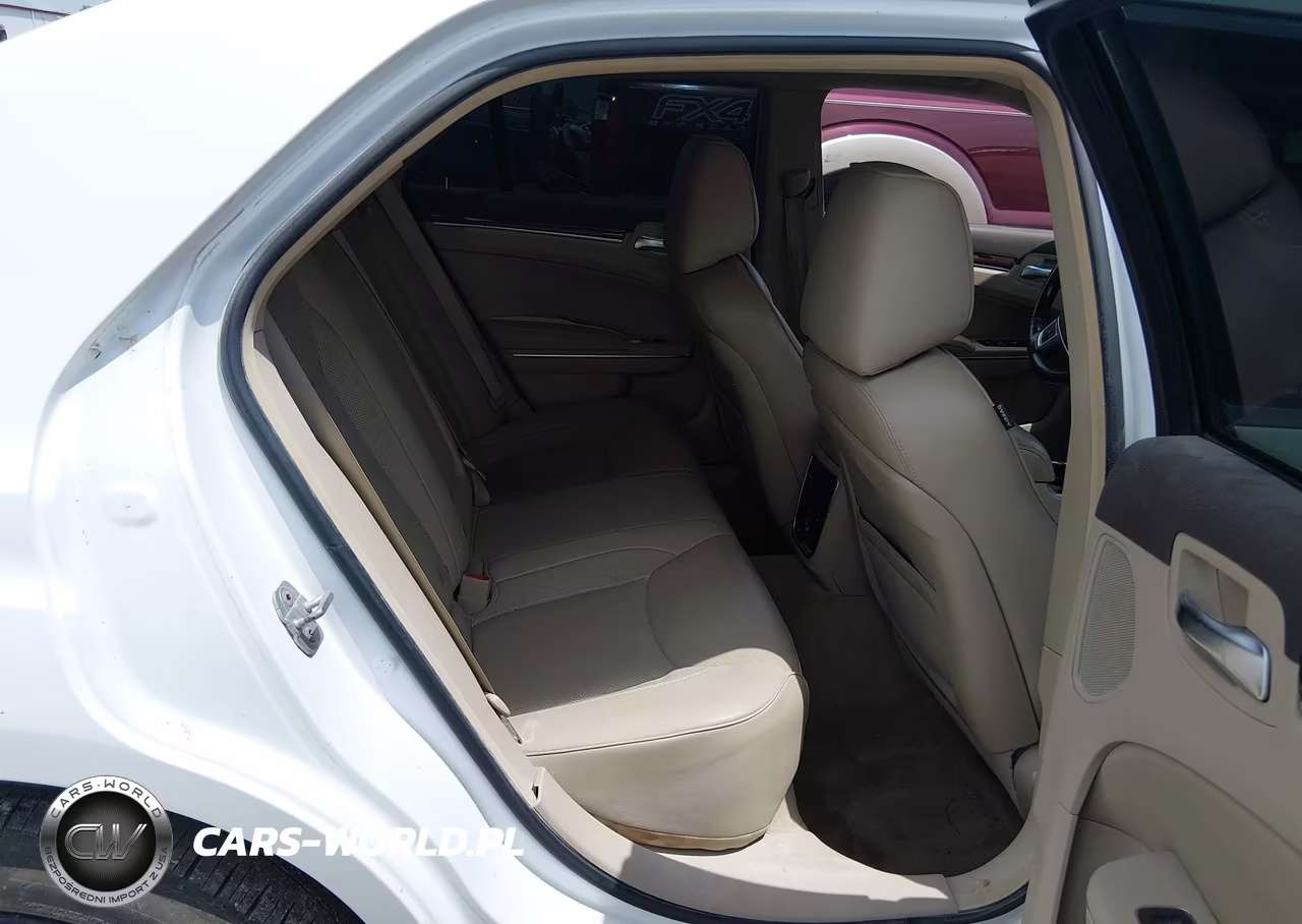 2011 Chrysler 300C VIN:2C3CA6CT8BH528326 - 8