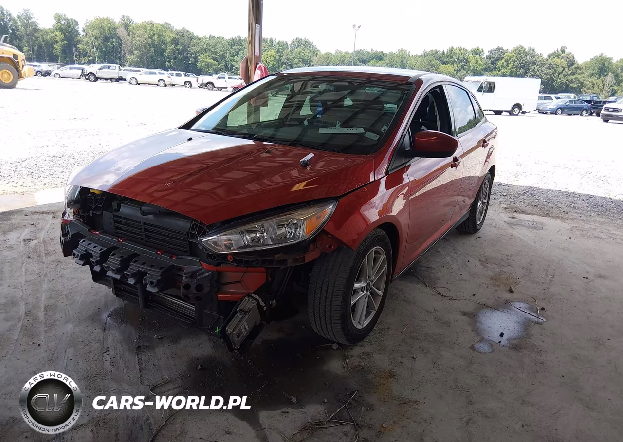 2018 Ford Focus Se VIN:1FADP3FE4JL256438 - 2