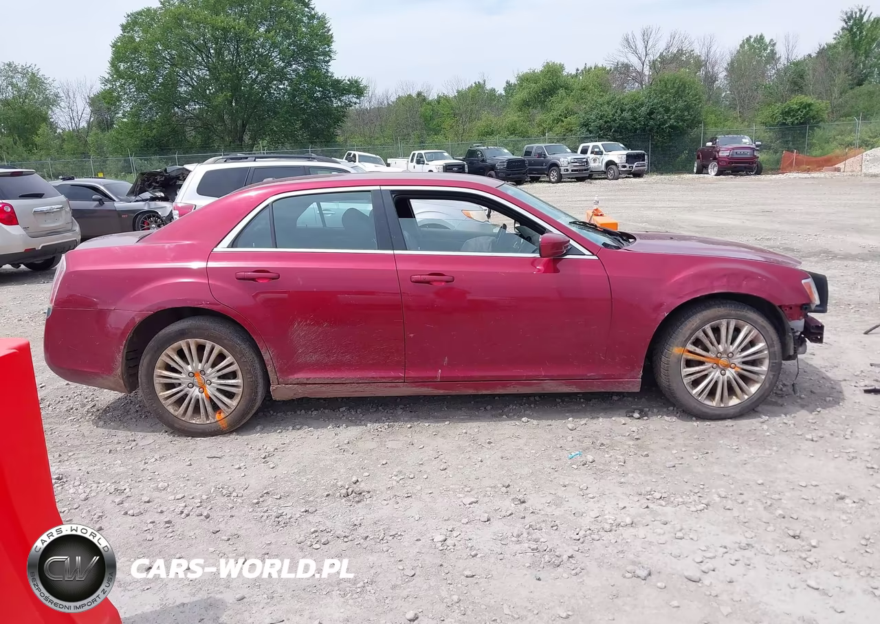 2014 Chrysler 300 VIN:2C3CCARG2EH220192 - 14