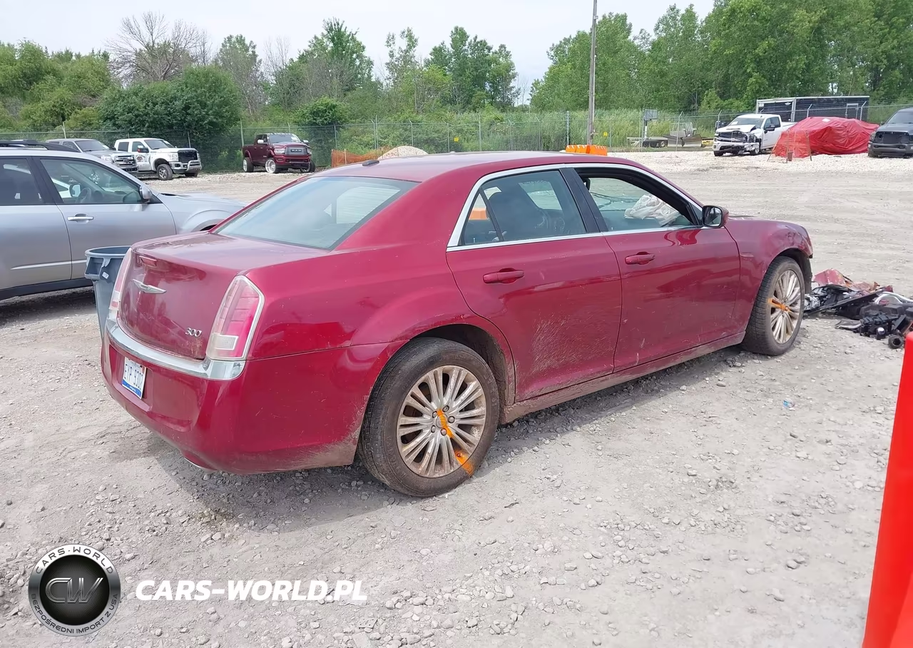 2014 Chrysler 300 VIN:2C3CCARG2EH220192 - 4