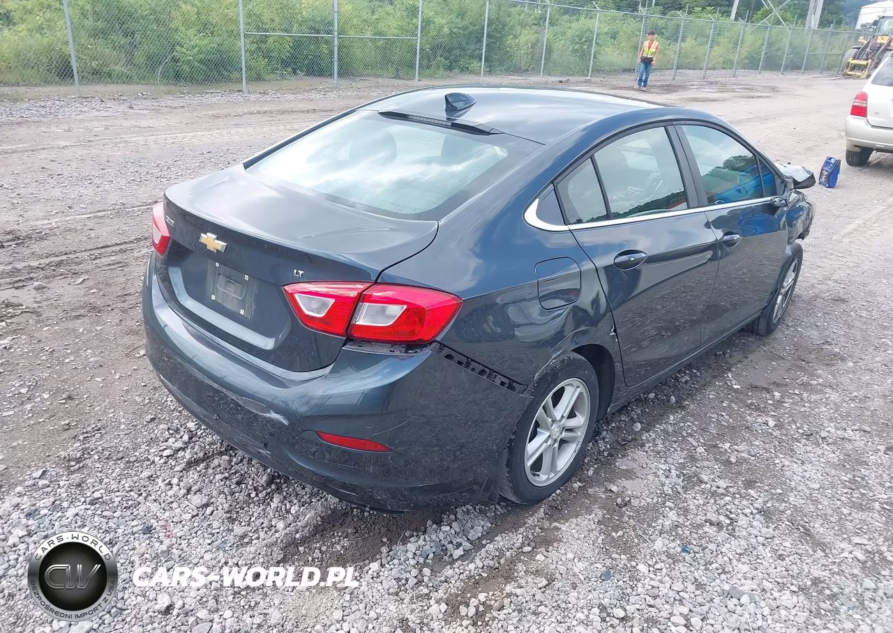 2017 Chevrolet Cruze Lt Auto VIN:1G1BE5SM6H7280834 - 4