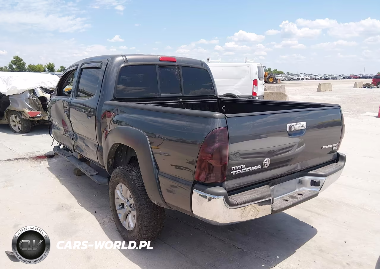 2013 Toyota Tacoma Prerunner V6 VIN:5TFJU4GN0DX032820 - 3
