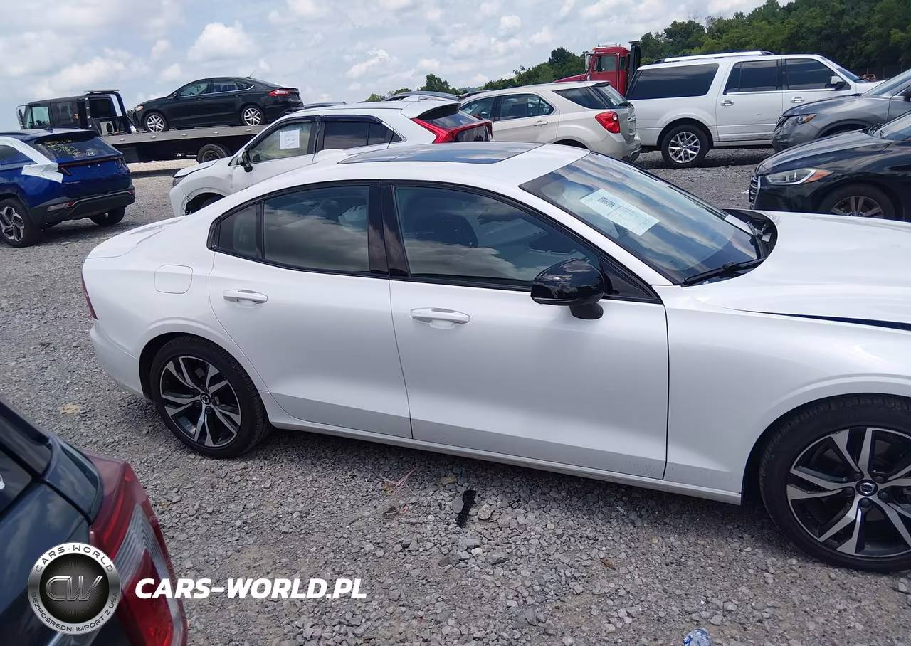 2024 Volvo S60 B5 Core Dark Theme VIN:7JRL12FK1RG313241 - 14