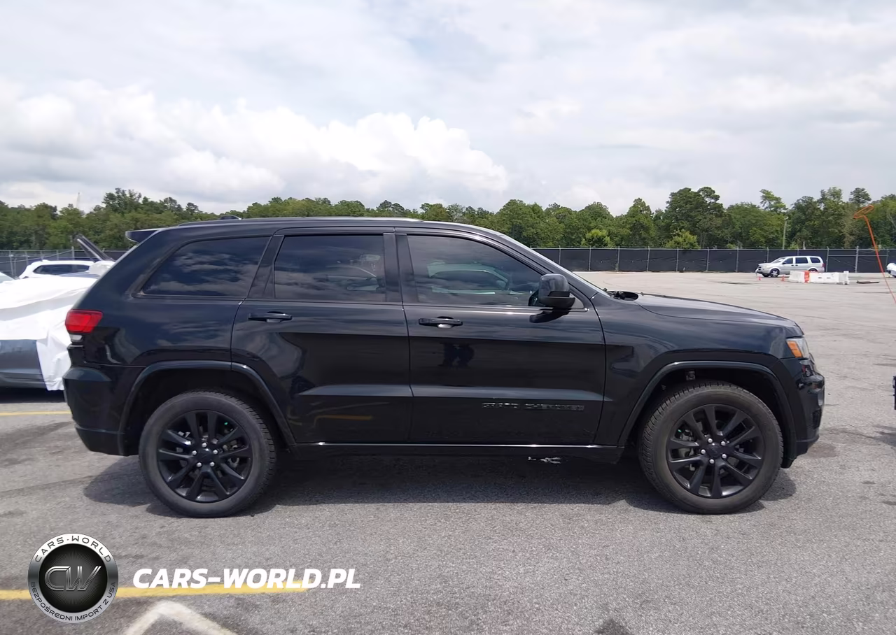 2018 Jeep Grand Cherokee Altitude 4X2 VIN:1C4RJEAG4JC168415 - 13
