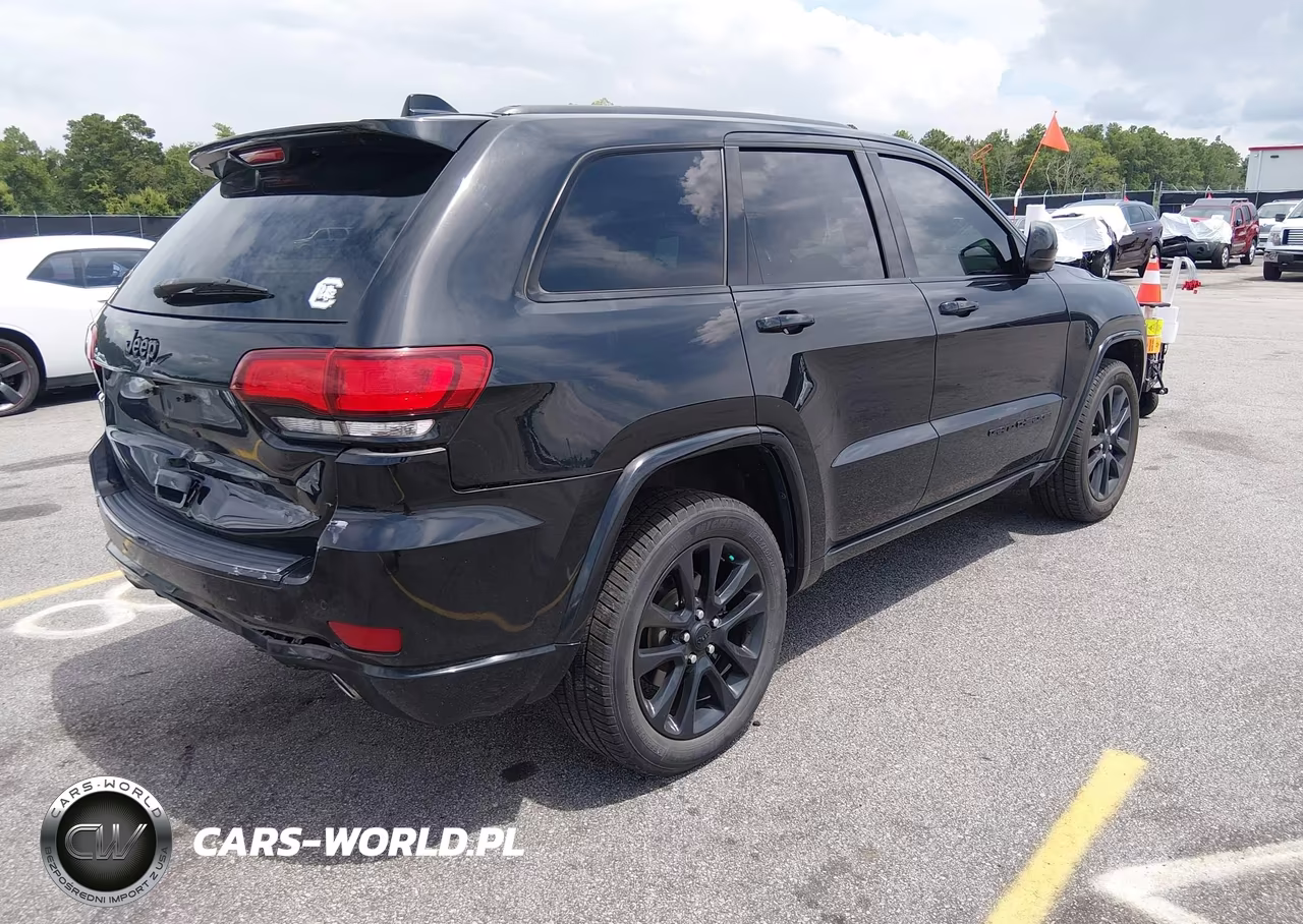 2018 Jeep Grand Cherokee Altitude 4X2 VIN:1C4RJEAG4JC168415 - 4