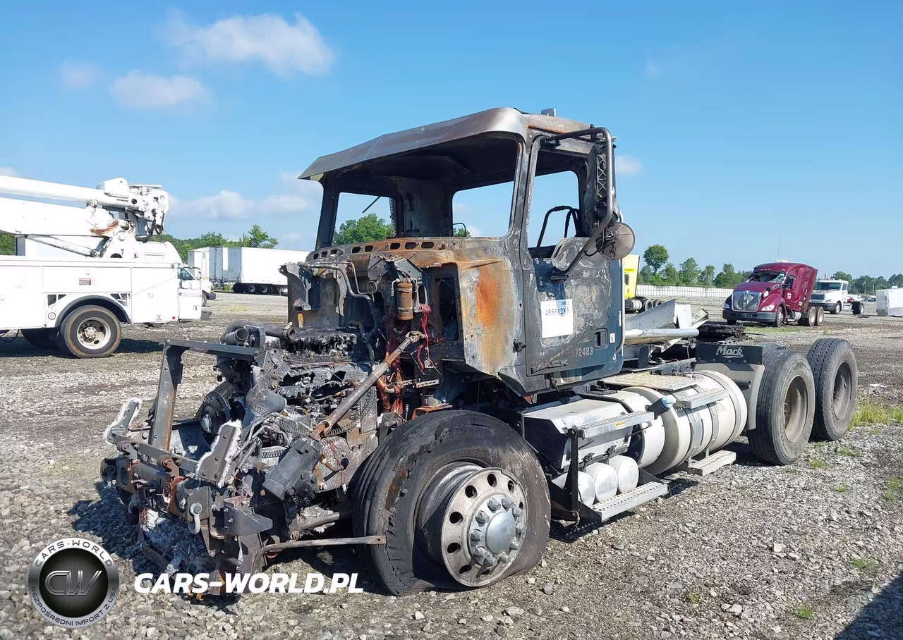 2013 Mack 600 Cxu600 VIN:1M1AW09YXDM028852 - 1