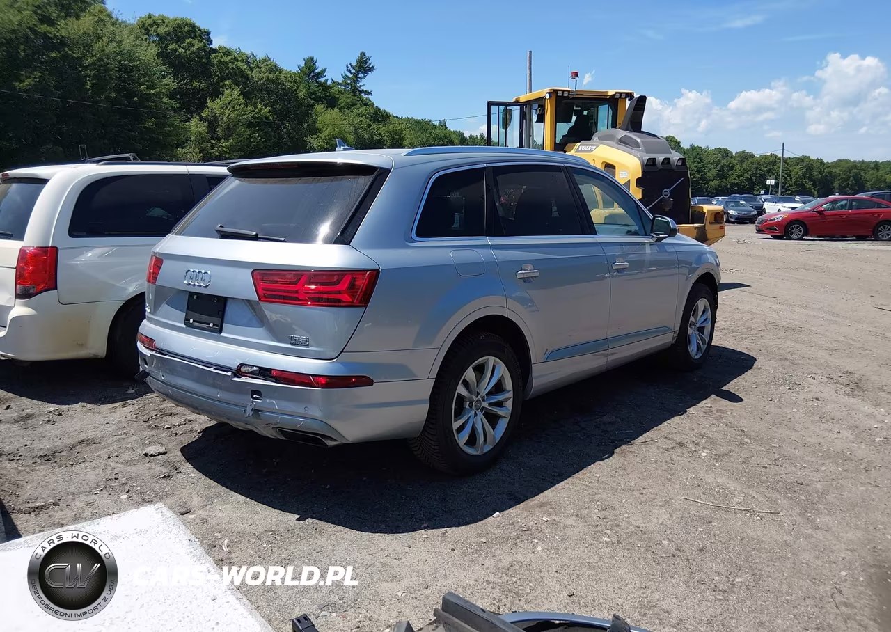 2017 Audi Q7 3.0T Premium VIN:WA1LAAF70HD047239 - 4