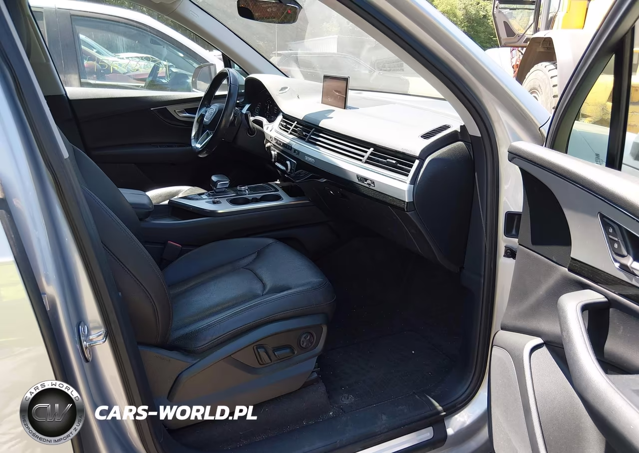 2017 Audi Q7 3.0T Premium VIN:WA1LAAF70HD047239 - 5