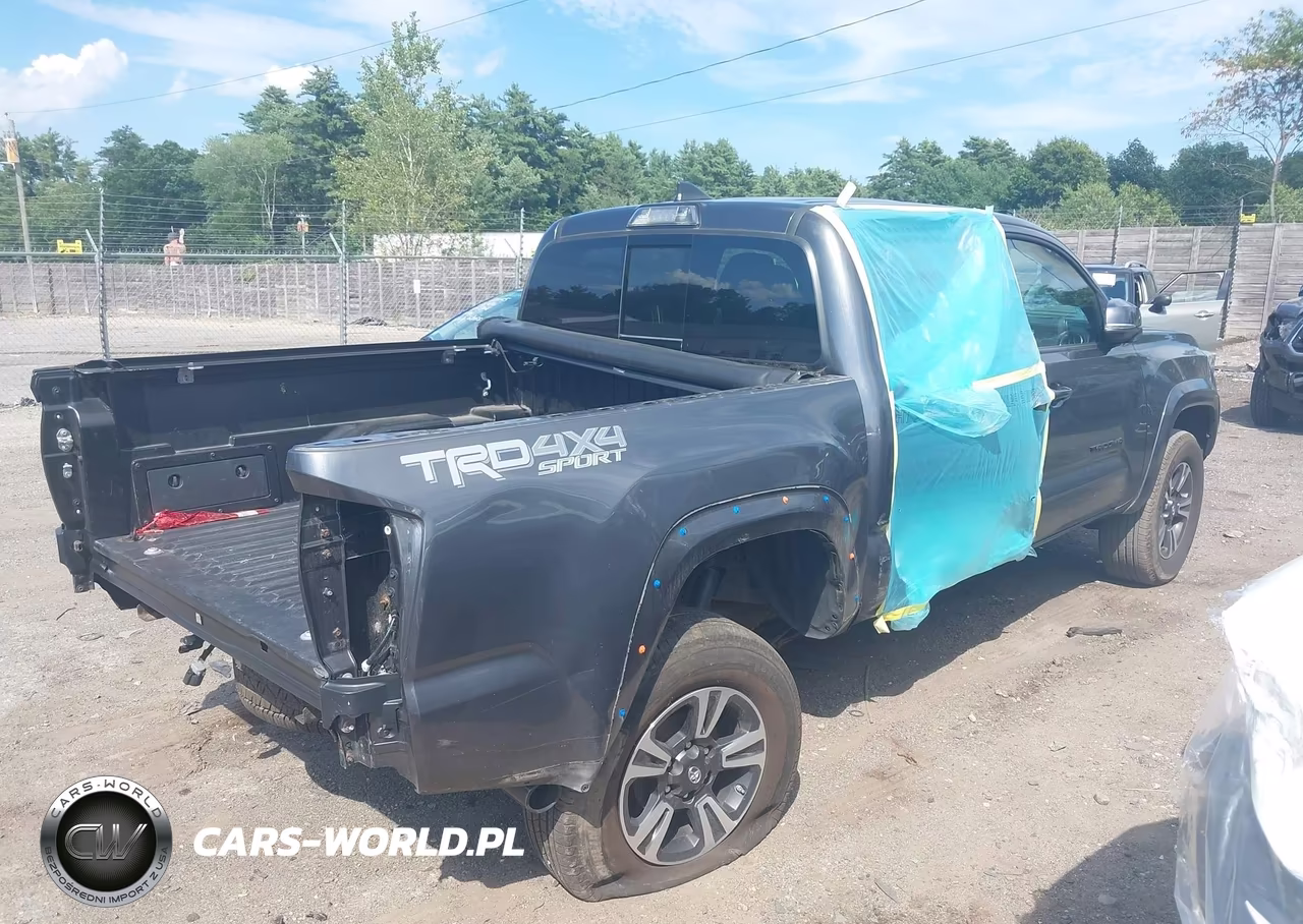 2018 Toyota Tacoma Trd Sport VIN:3TMCZ5AN8JM167716 - 4