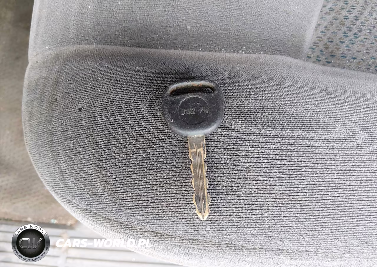 2005 Chevrolet Silverado 1500 Z71 VIN:1GCEK19B15E155077 - 11