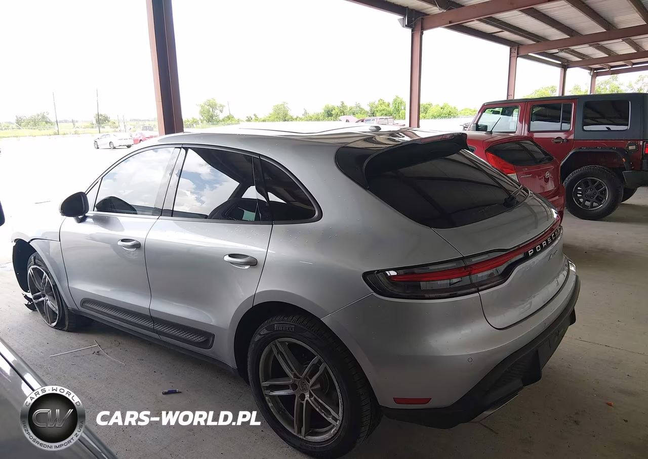 2023 Porsche Macan T VIN:WP1AA2A58PLB12785 - 14