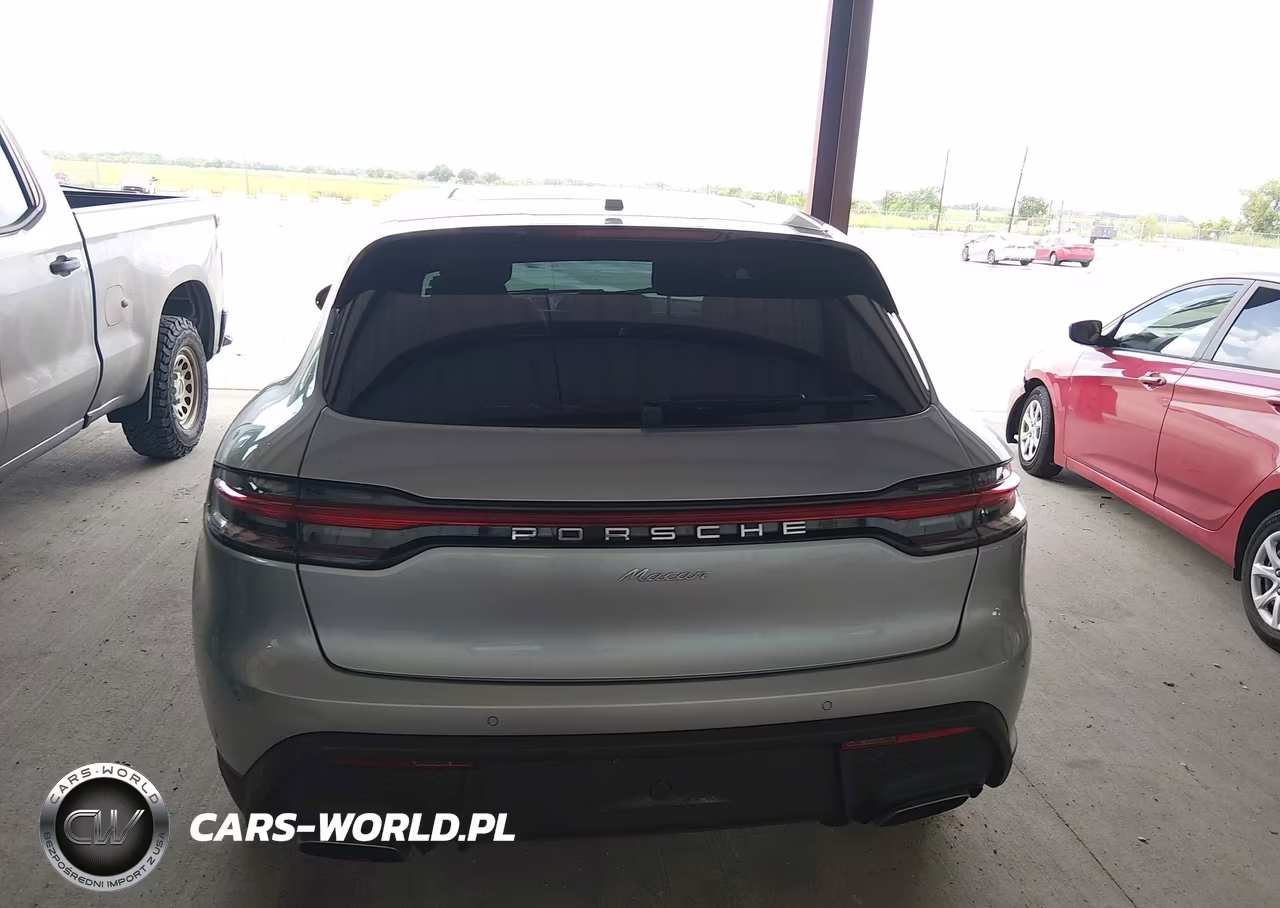 2023 Porsche Macan T VIN:WP1AA2A58PLB12785 - 16