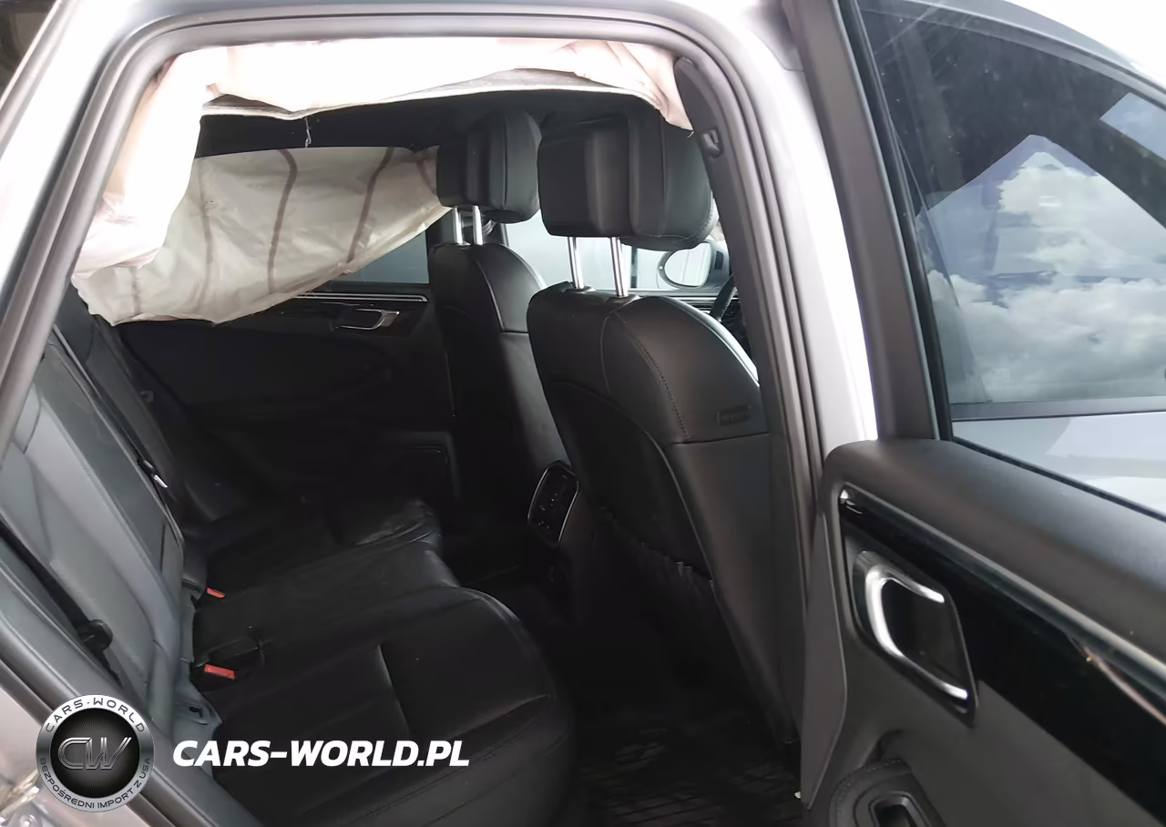 2023 Porsche Macan T VIN:WP1AA2A58PLB12785 - 8