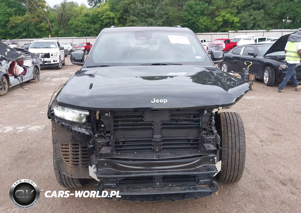 2025 Jeep Grand Cherokee Laredo 4X4 VIN:1C4RJHAG2SC304334 - 13