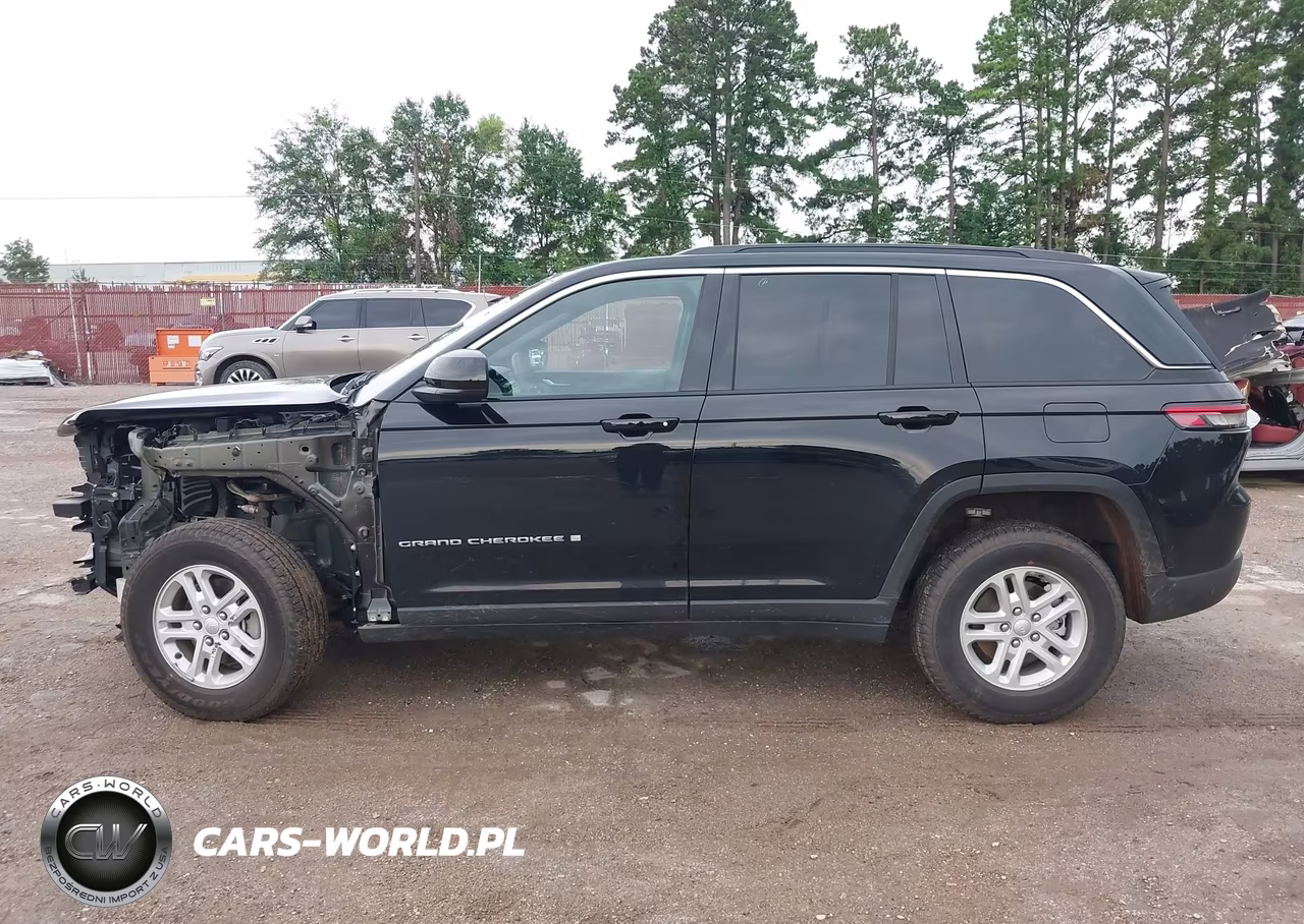 2025 Jeep Grand Cherokee Laredo 4X4 VIN:1C4RJHAG2SC304334 - 15