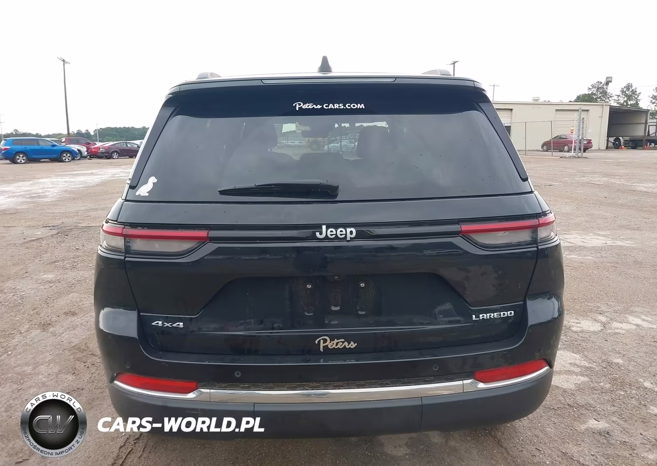 2025 Jeep Grand Cherokee Laredo 4X4 VIN:1C4RJHAG2SC304334 - 17