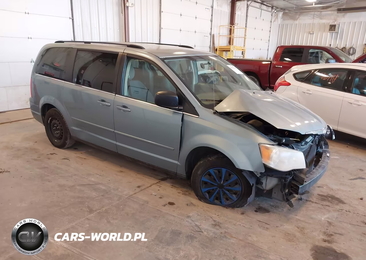 2010 Chrysler Town & Country Lx