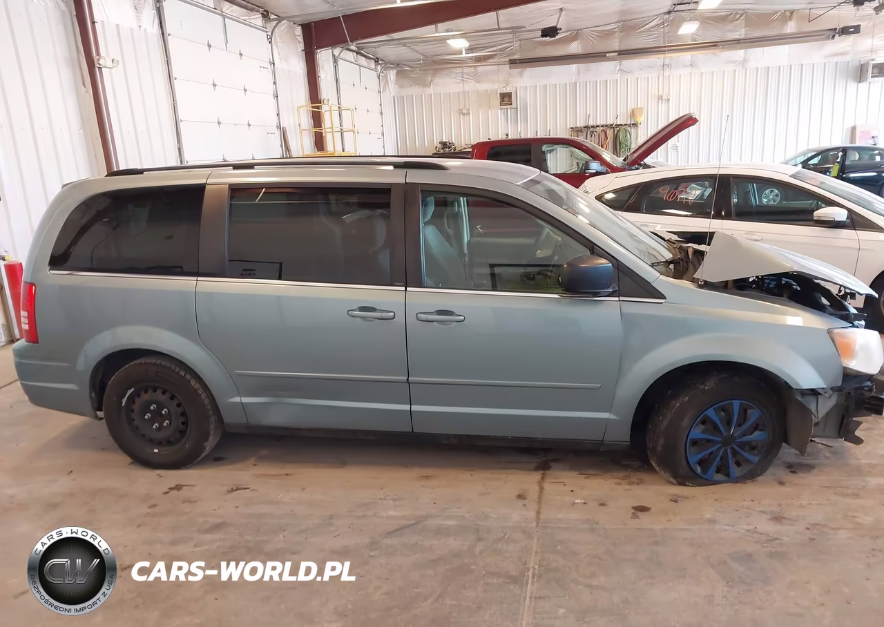 2010 Chrysler Town & Country Lx VIN:2A4RR4DE6AR192469 - 13