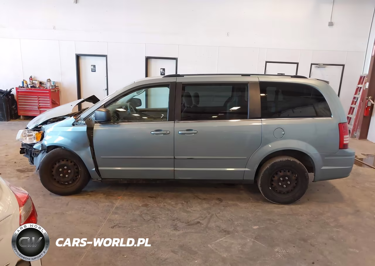 2010 Chrysler Town & Country Lx VIN:2A4RR4DE6AR192469 - 14