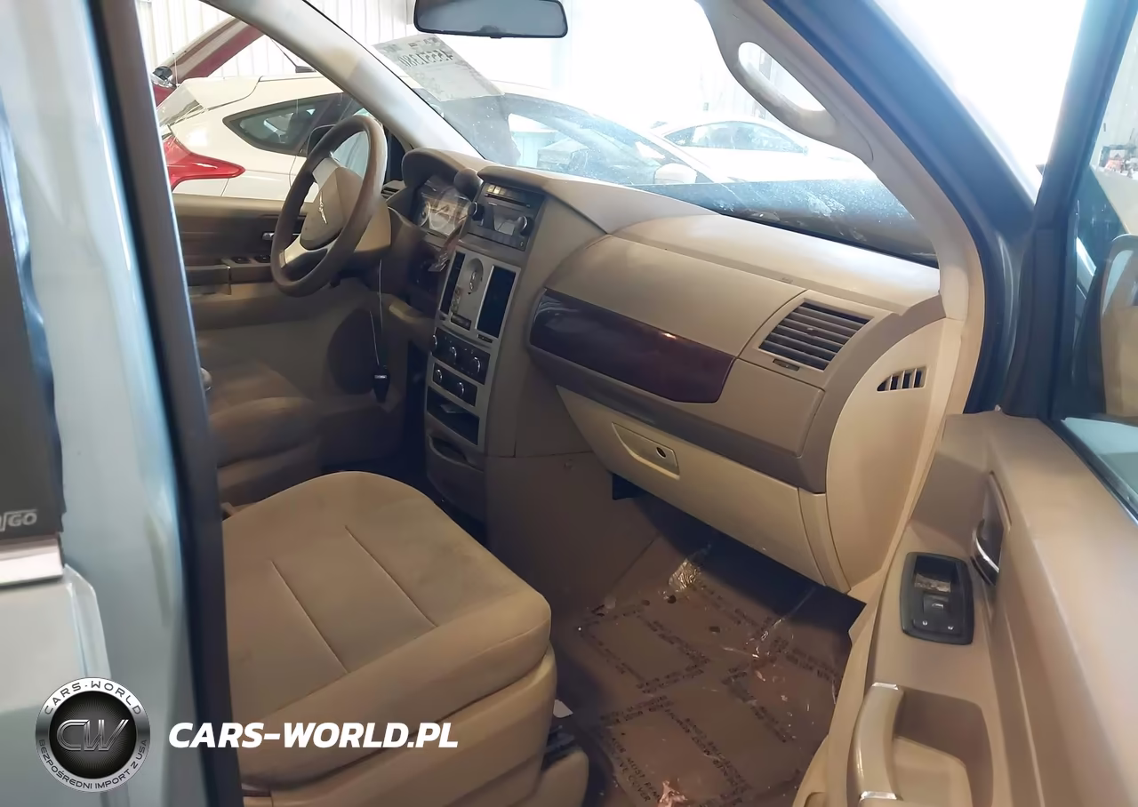 2010 Chrysler Town & Country Lx VIN:2A4RR4DE6AR192469 - 5
