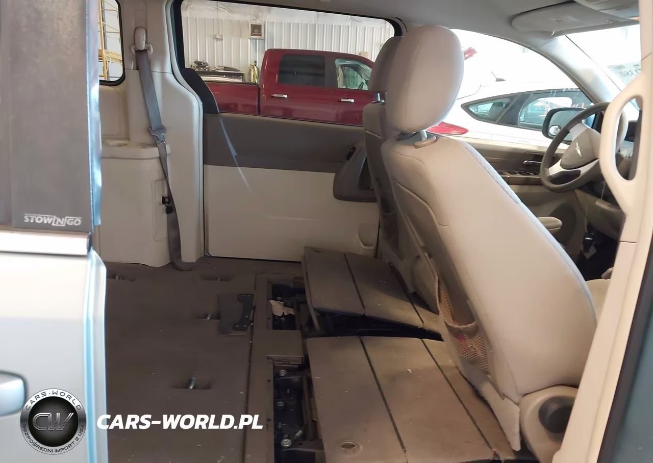 2010 Chrysler Town & Country Lx VIN:2A4RR4DE6AR192469 - 8