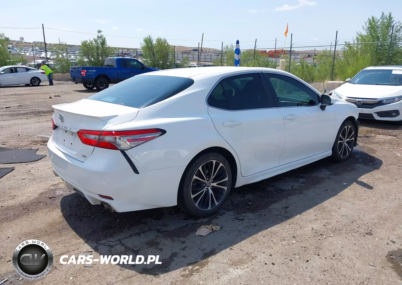 2018 Toyota Camry Se VIN:4T1B11HK3JU544287 - 4