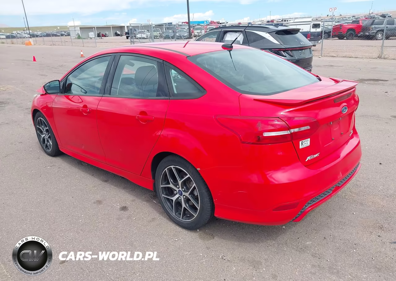2016 Ford Focus Se VIN:1FADP3F27GL280456 - 3
