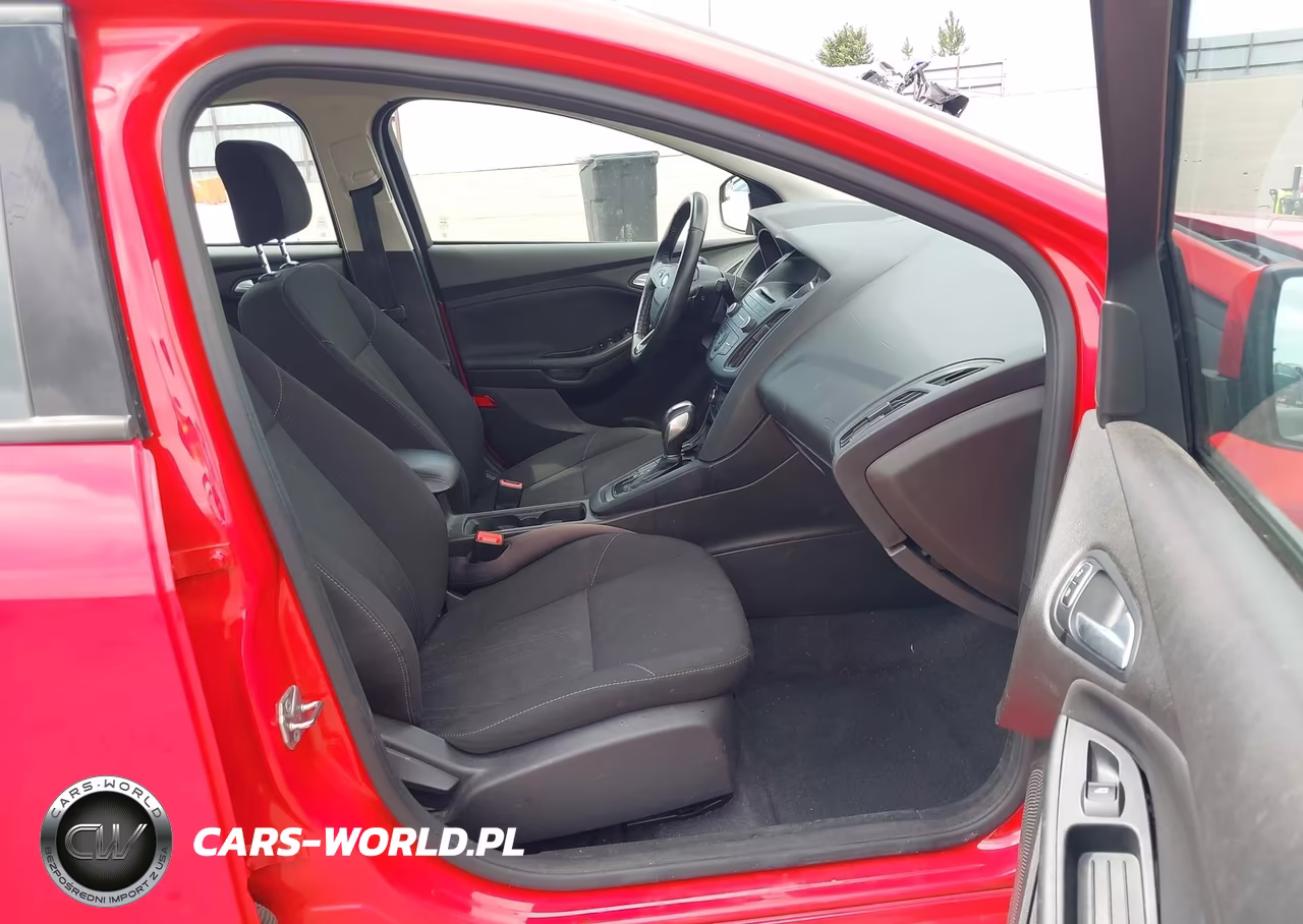 2016 Ford Focus Se VIN:1FADP3F27GL280456 - 5