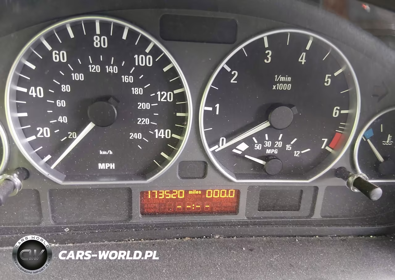 2005 BMW 330Xi VIN:WBAEW53435PN37473 - 16