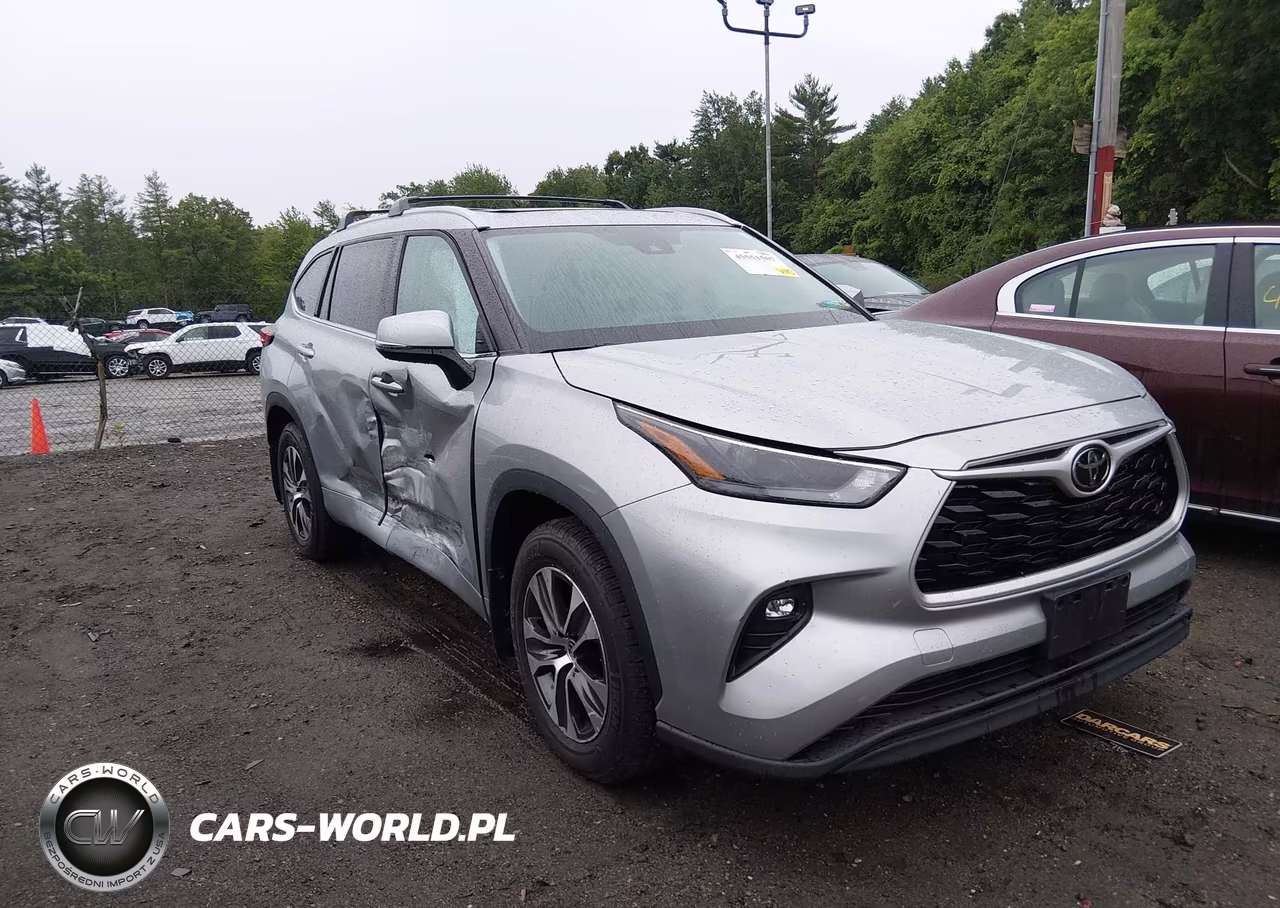2022 Toyota Highlander Xle VIN:5TDGZRBH8NS166122 - 13