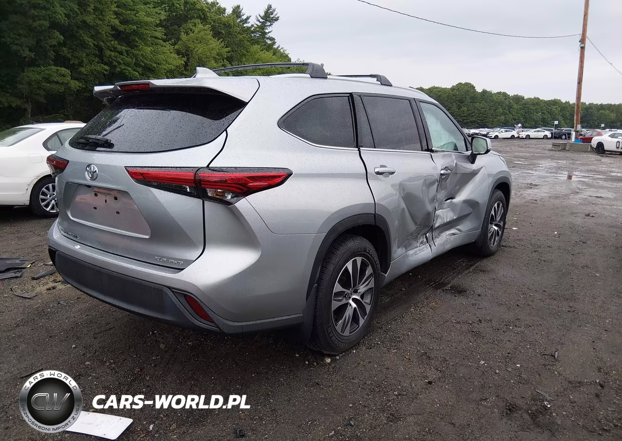 2022 Toyota Highlander Xle VIN:5TDGZRBH8NS166122 - 4
