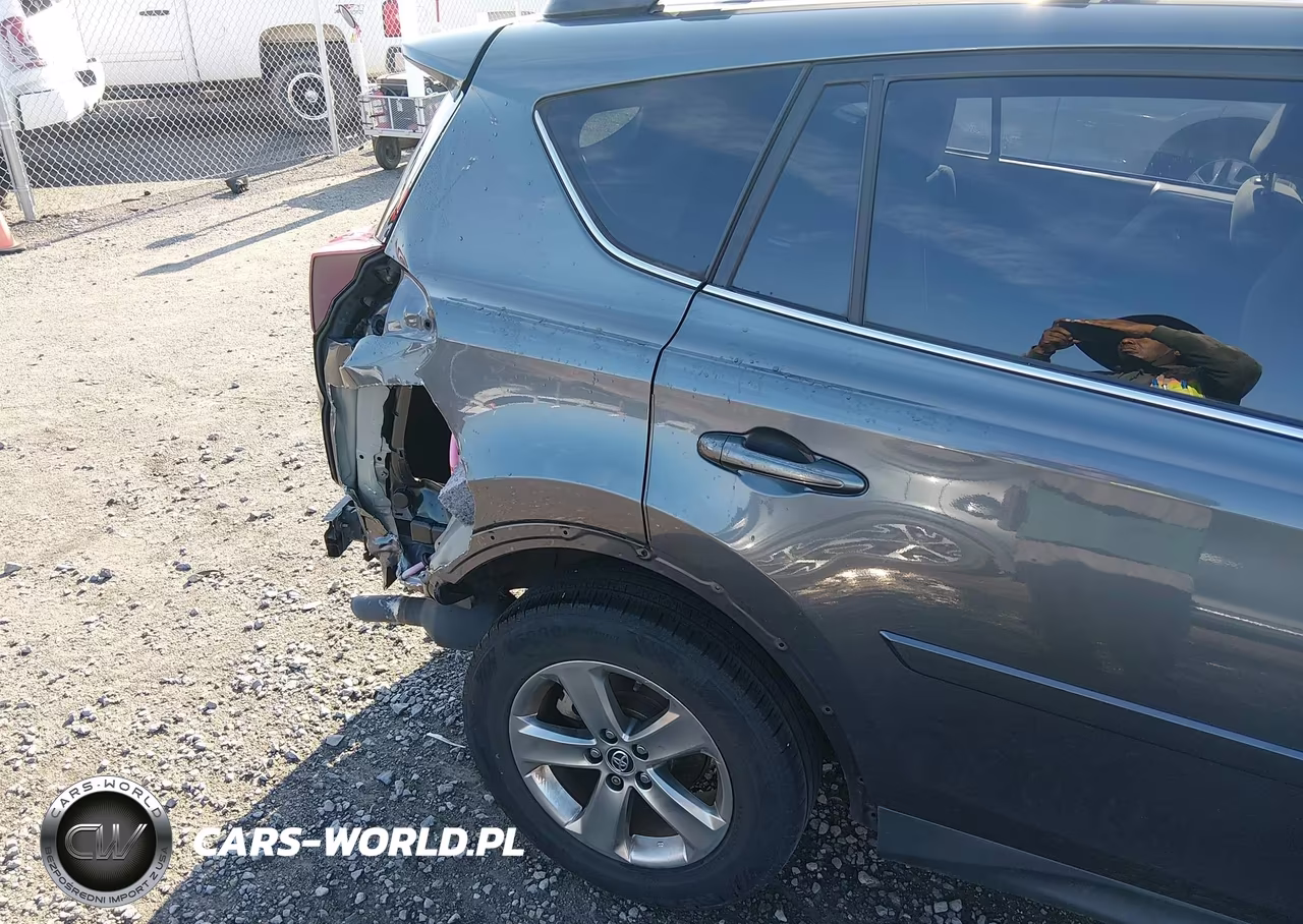 2015 Toyota Rav4 Xle VIN:JTMWFREV7FD079167 - 18