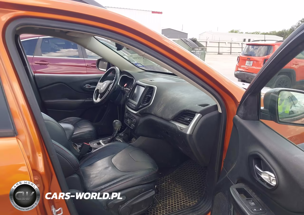 2014 Jeep Cherokee Trailhawk VIN:1C4PJMBS8EW257963 - 5