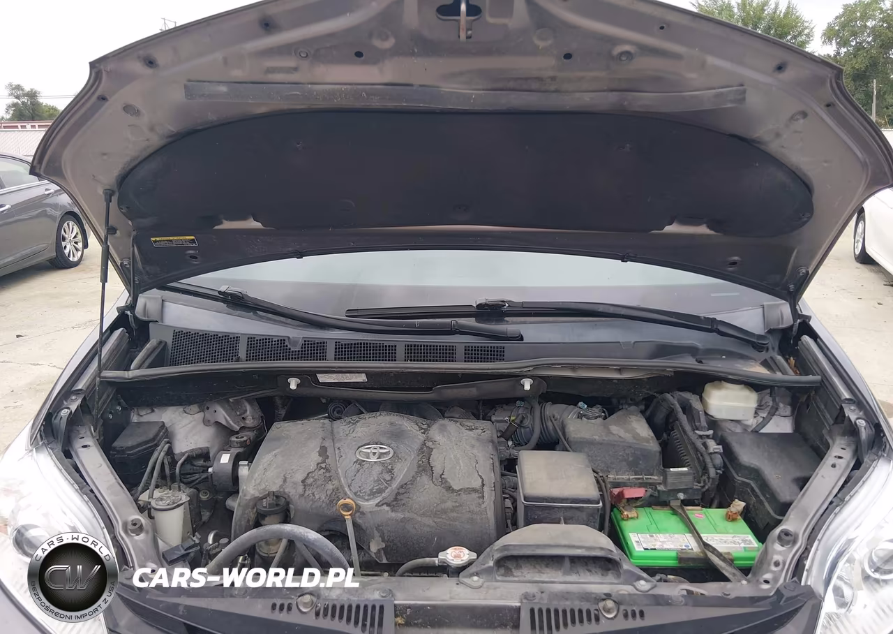 2019 Toyota Sienna L 7 Passenger VIN:5TDZZ3DC1KS012693 - 10