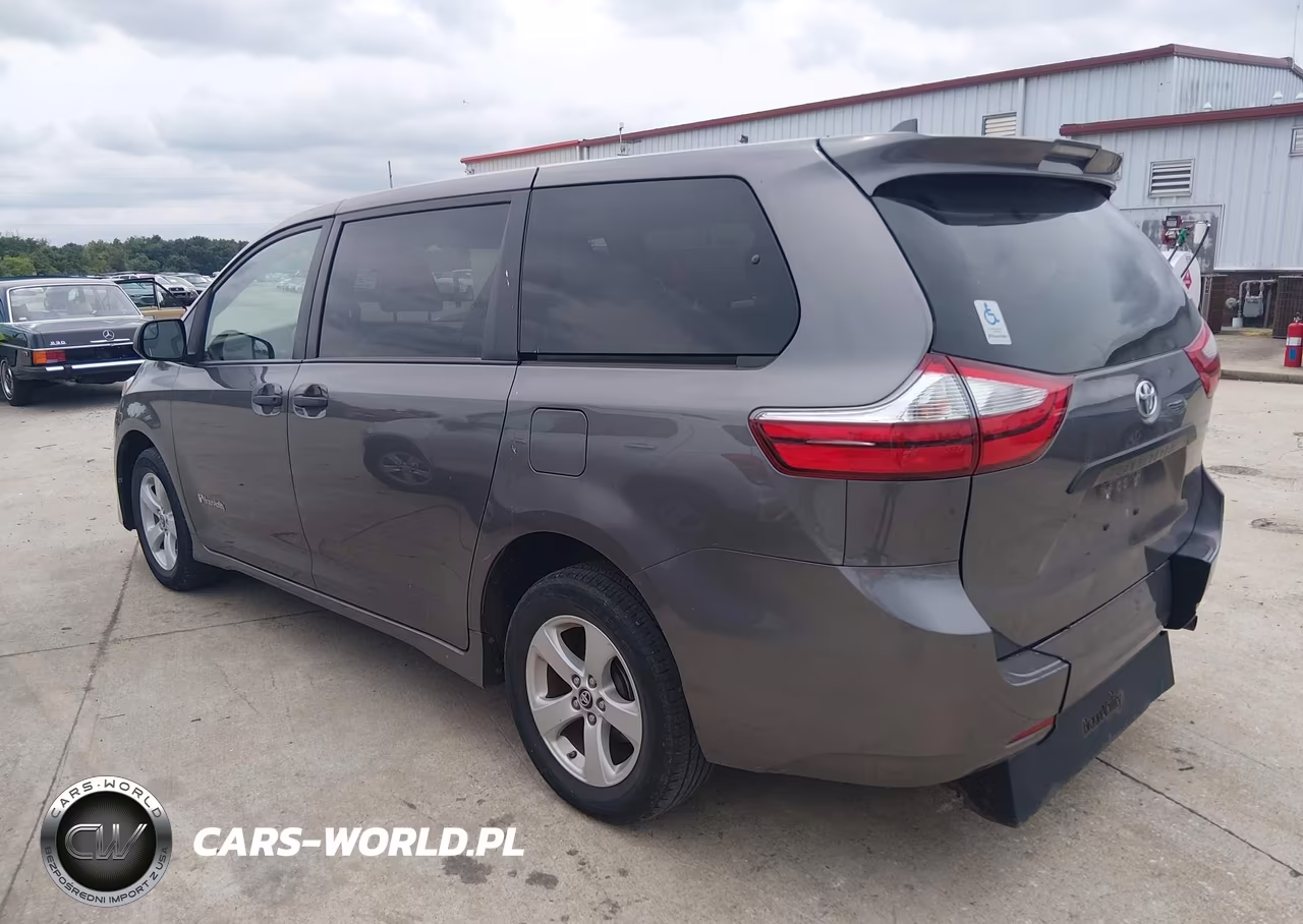 2019 Toyota Sienna L 7 Passenger VIN:5TDZZ3DC1KS012693 - 3