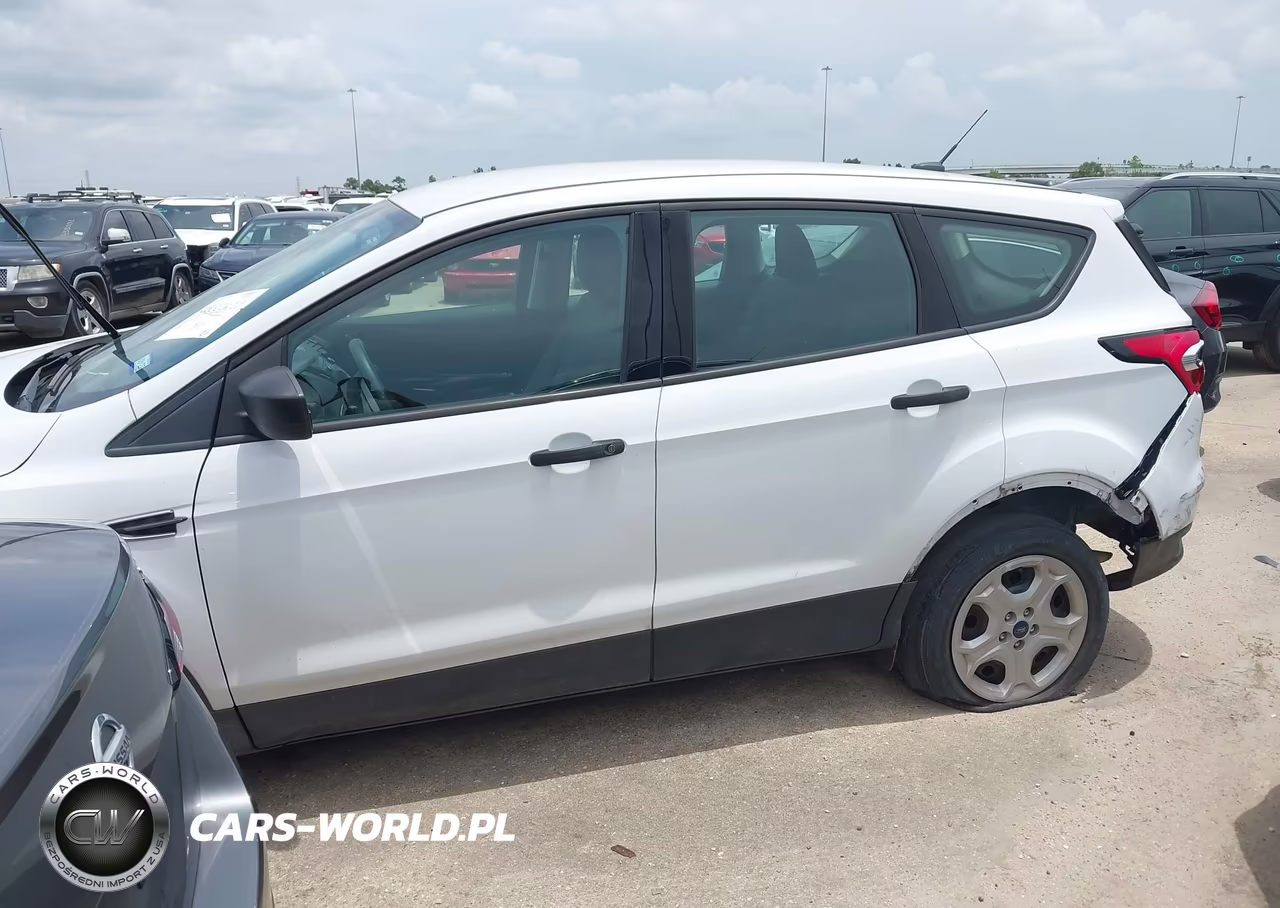 2019 Ford Escape S VIN:1FMCU0F72KUB30813 - 15