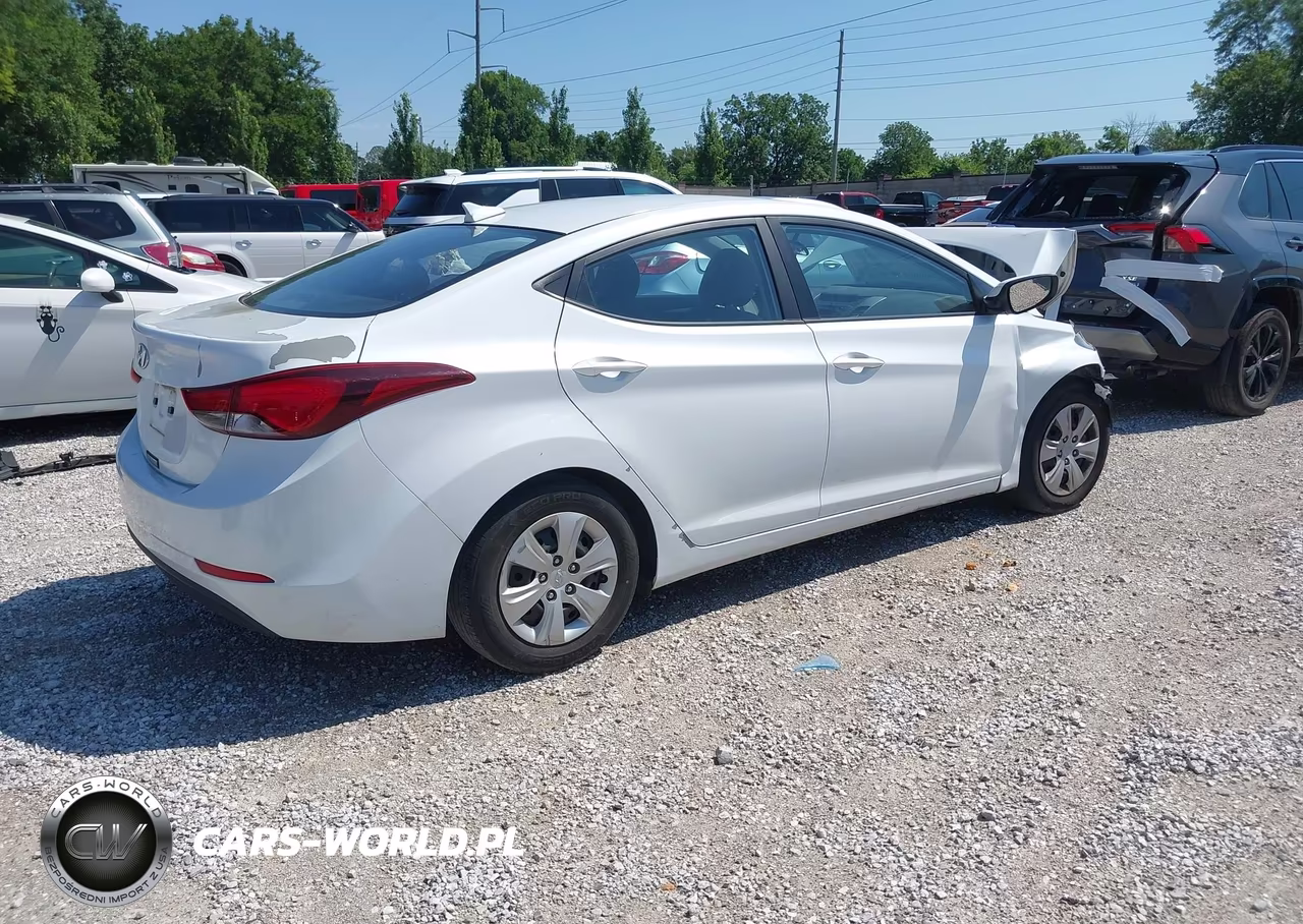 2016 Hyundai Elantra Se VIN:5NPDH4AE8GH692839 - 4