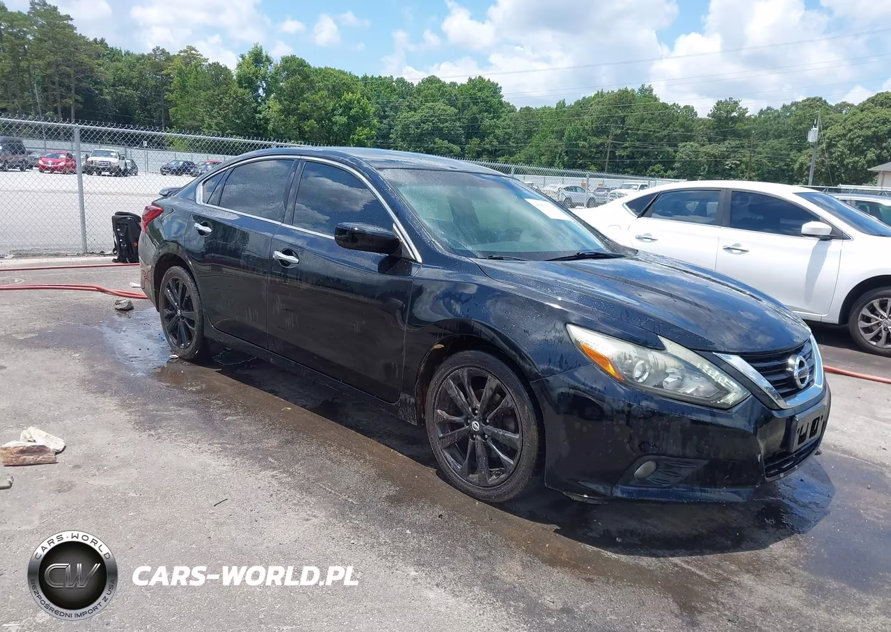 2017 Nissan Altima 2.5 Sr – zdjęcie 1 z 12
