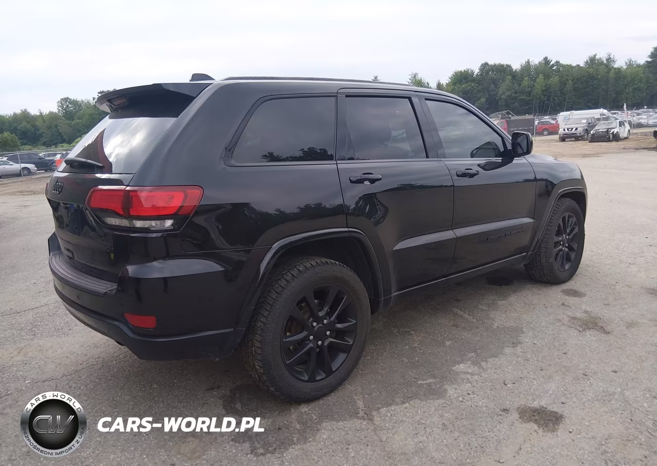 2019 Jeep Grand Cherokee Altitude 4X4 VIN:1C4RJFAG4KC546885 - 4