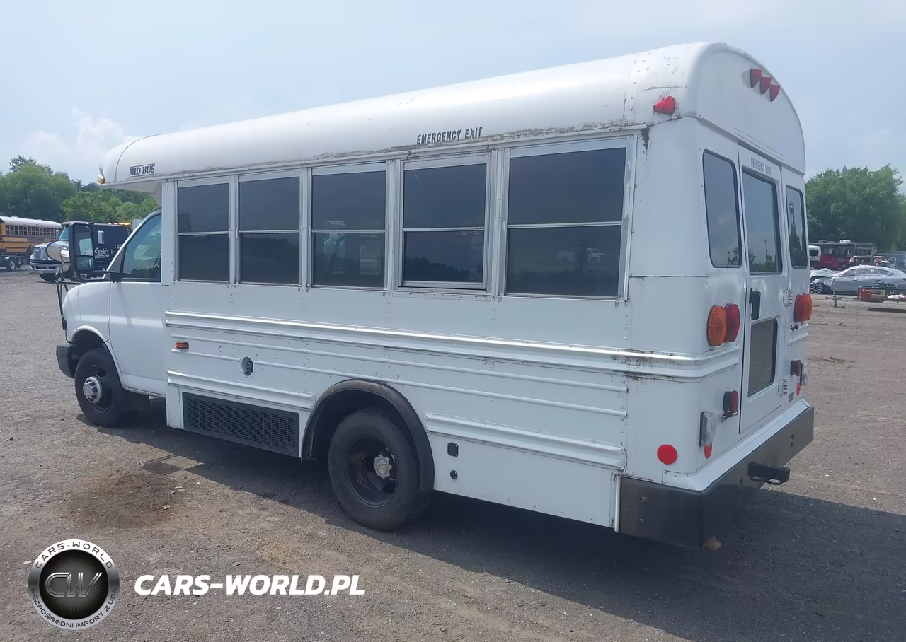 2006 Chevrolet Express Cutaway Work Van VIN:1GBJG31U361187194 - 3