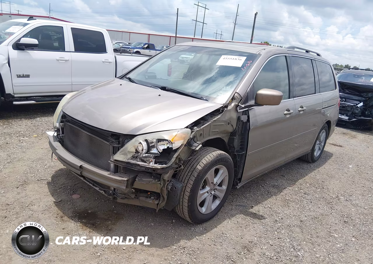 2010 Honda Odyssey Touring VIN:5FNRL3H96AB033820 - 2