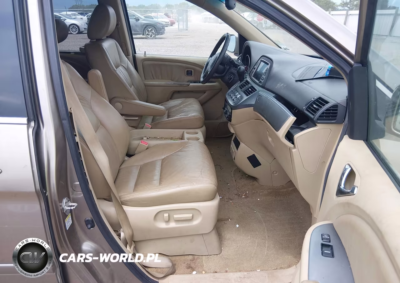 2010 Honda Odyssey Touring VIN:5FNRL3H96AB033820 - 5