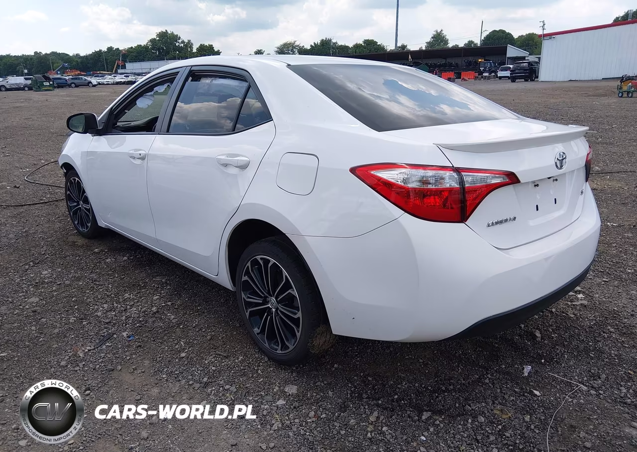 2015 Toyota Corolla S Plus VIN:2T1BURHE3FC232687 - 3