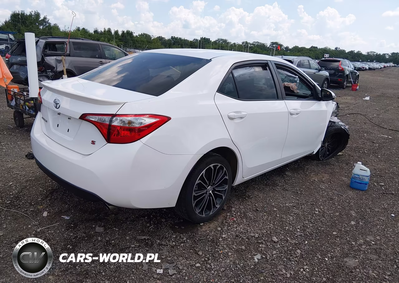 2015 Toyota Corolla S Plus VIN:2T1BURHE3FC232687 - 4