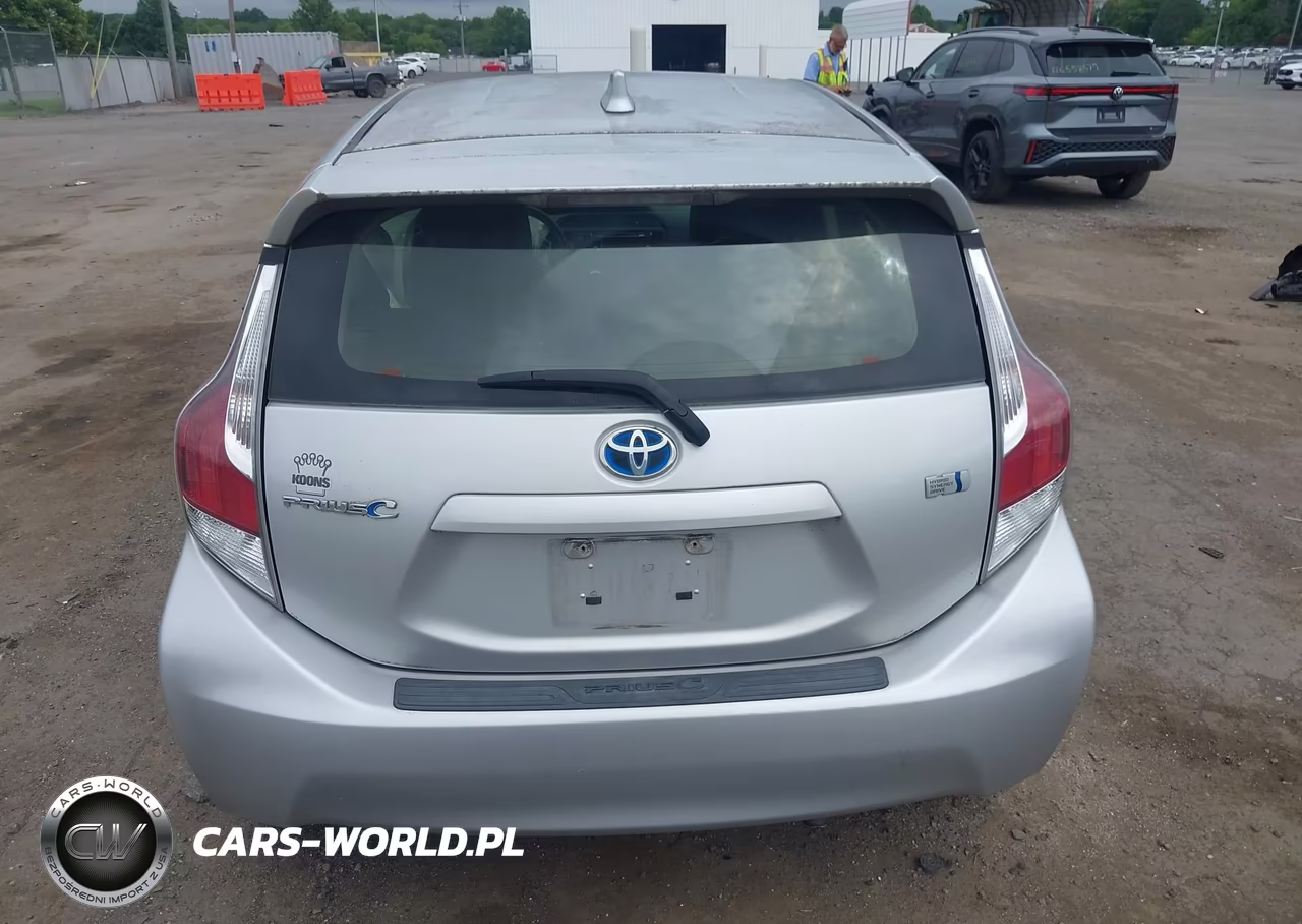 2015 Toyota Prius C Three VIN:JTDKDTB39F1112207 - 16