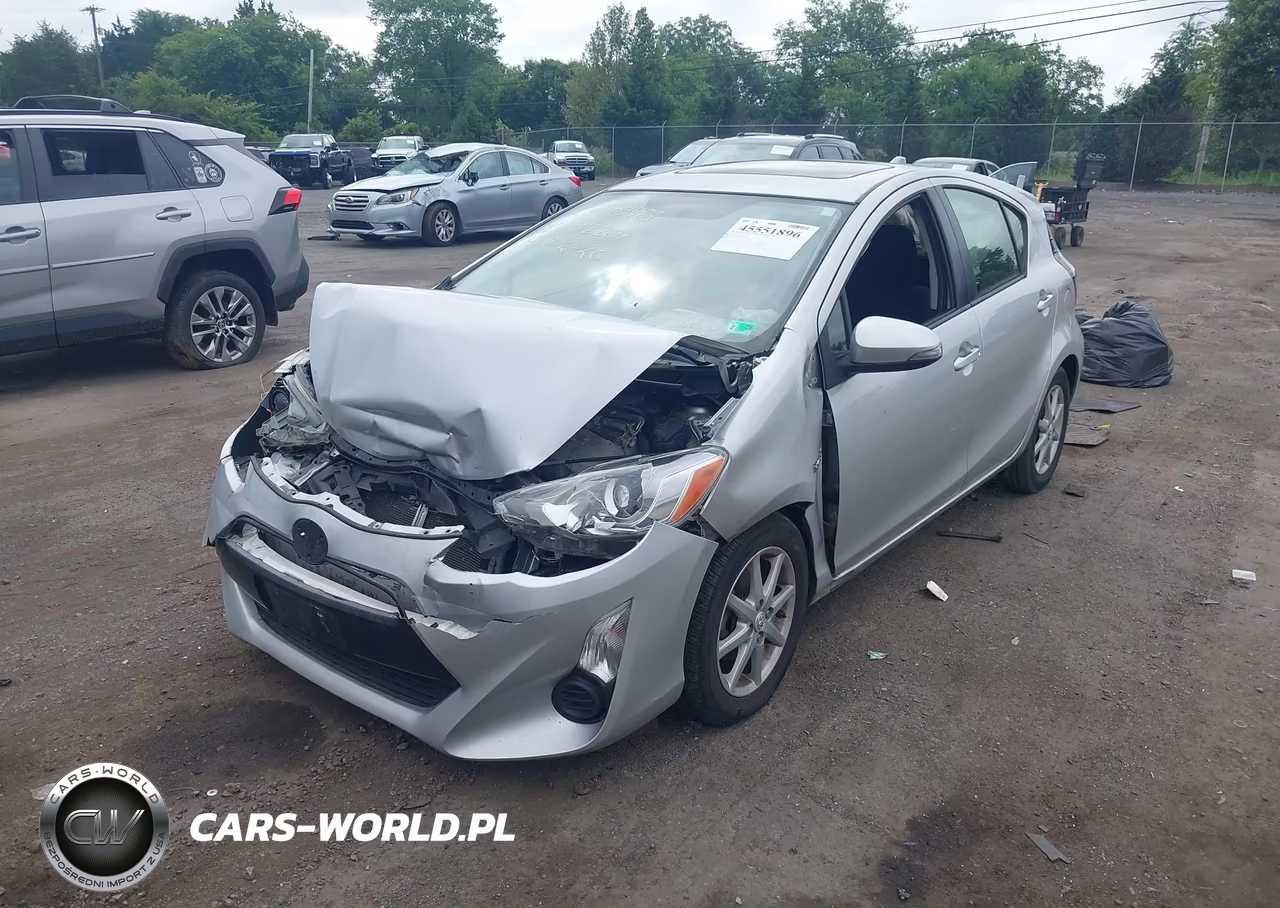 2015 Toyota Prius C Three VIN:JTDKDTB39F1112207 - 2