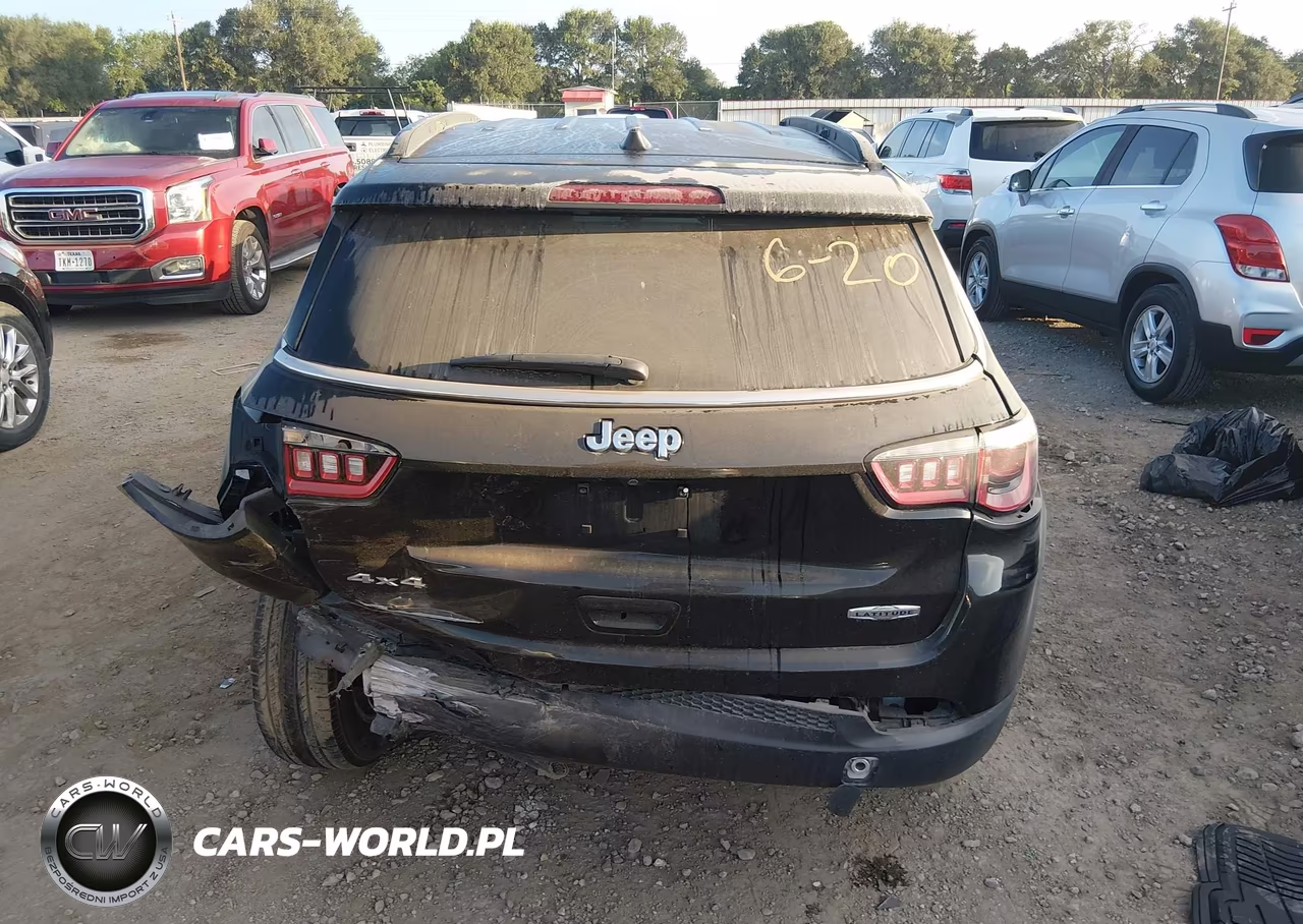 2019 Jeep Compass Latitude 4X4 VIN:3C4NJDBB3KT595456 - 17