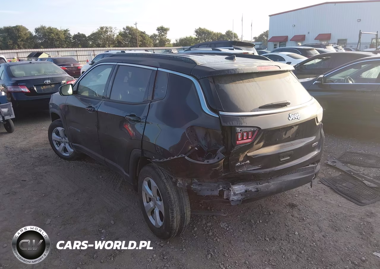 2019 Jeep Compass Latitude 4X4 VIN:3C4NJDBB3KT595456 - 3