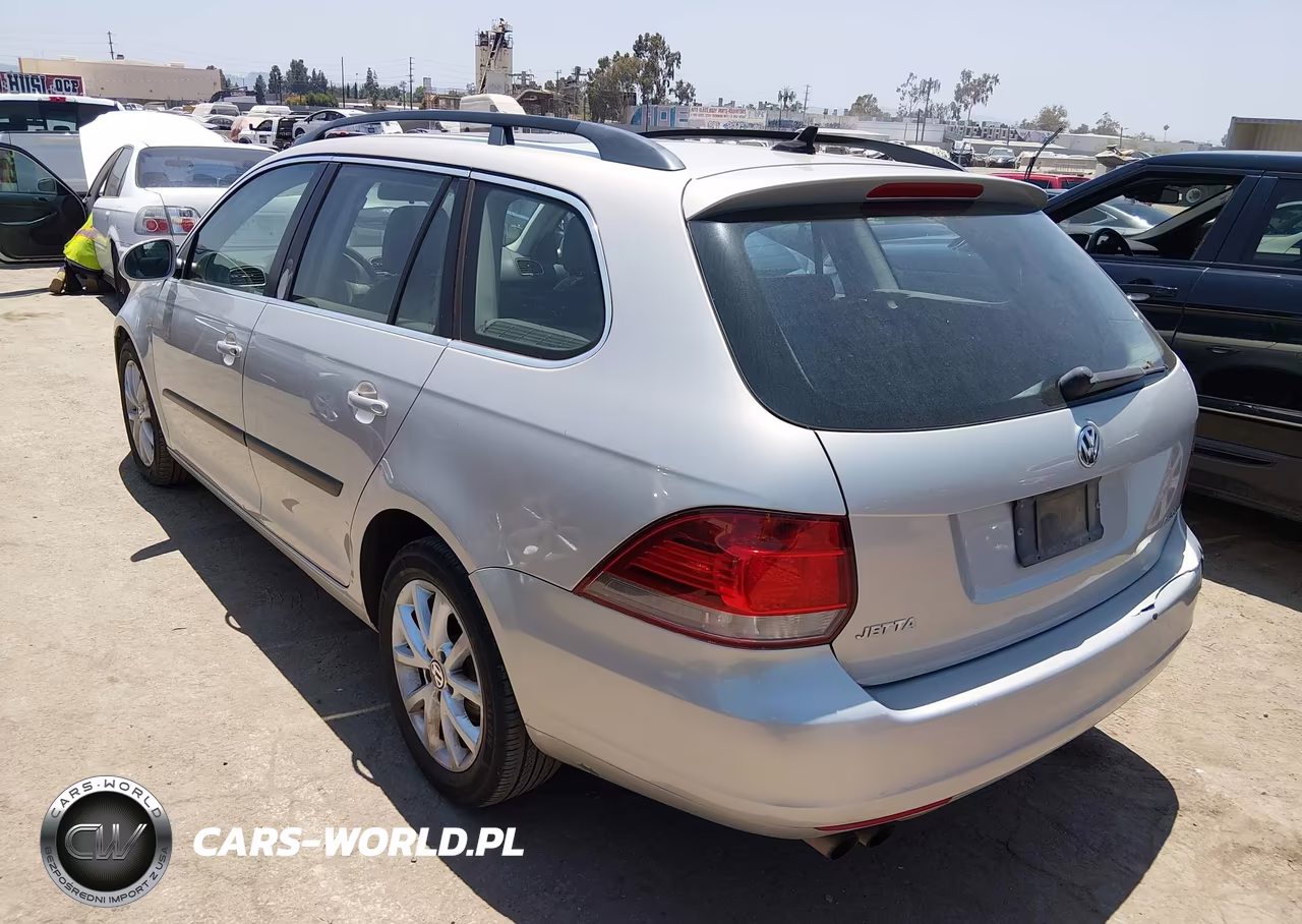 2010 Volkswagen Jetta Se VIN:3VWTZ7AJ5AM692495 - 3