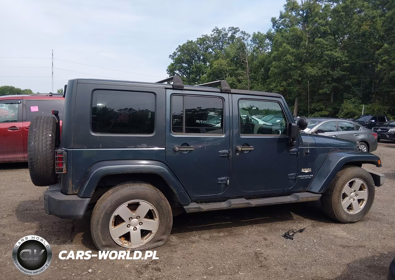 2008 Jeep Wrangler Unlimited Sahara VIN:1J8GA59198L532578 - 13